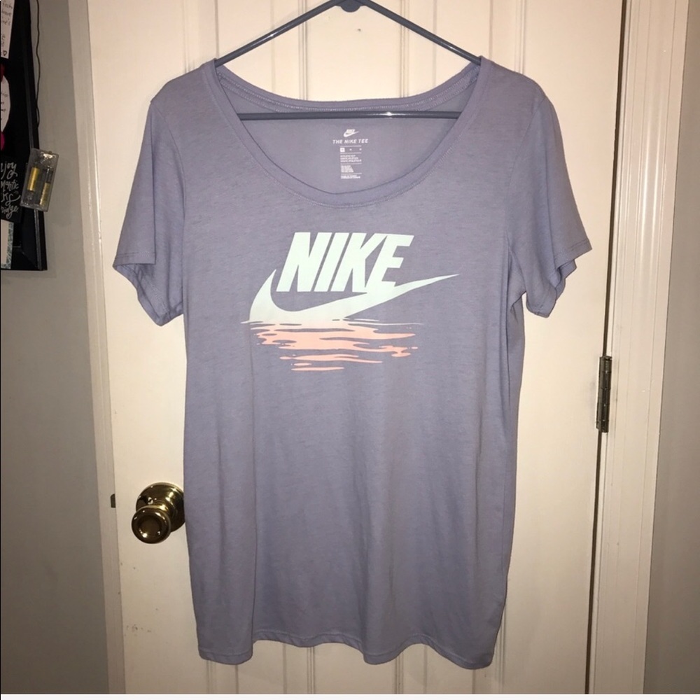 NWOT Nike Tee